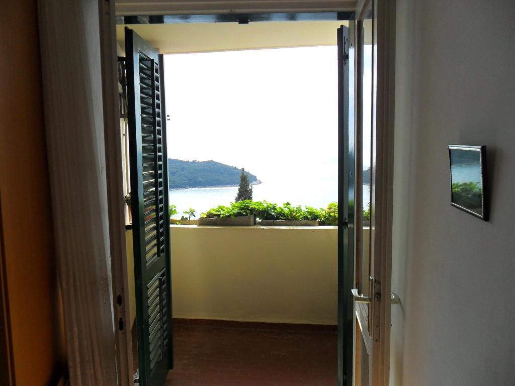 Apartment Golden View Apartment *